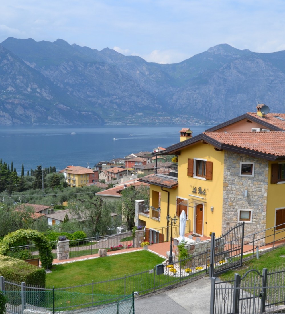 Appartamenti La Perla di Barzoi Ruggero | Appartamenti La Perla - Malcesine sul lago di Garda