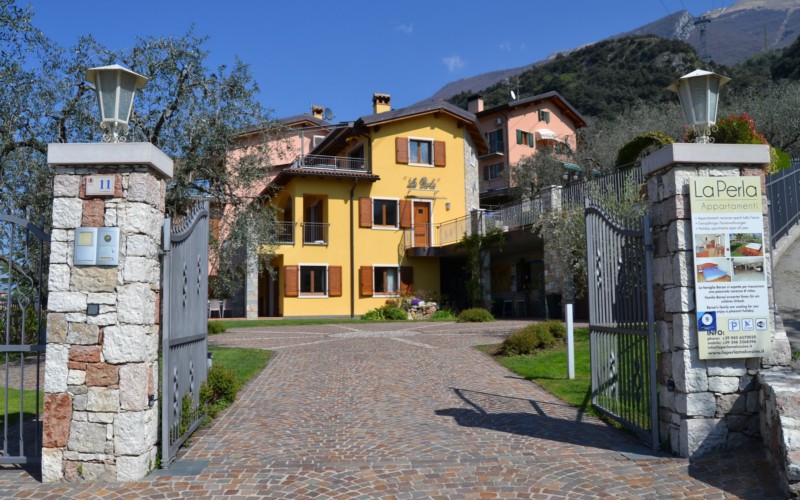 Appartamenti La Perla di Barzoi Ruggero | Appartamenti La Perla - Malcesine sul lago di Garda